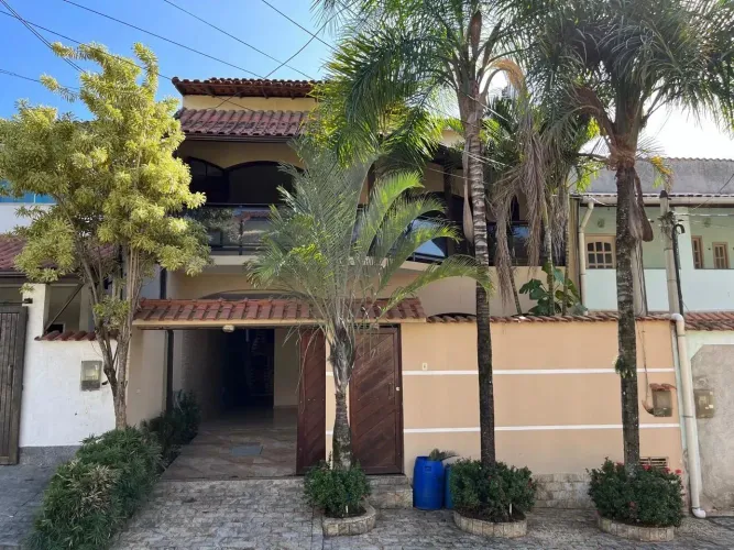 Excelente Casa em Condomínio Fechado emSão Gonçalo - RJ
