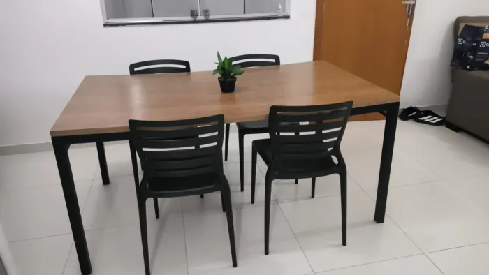 Mesa de Jantar c/ 04 cadeiras Tramontina