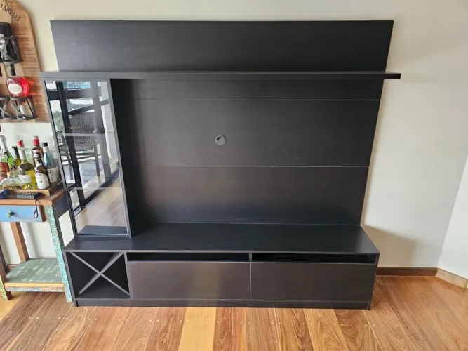 Rack com painel e cristaleira 