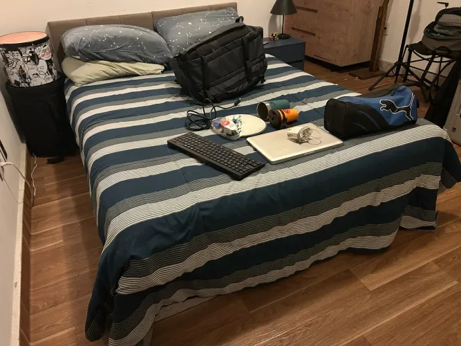 Cama de casal. colchão e box.