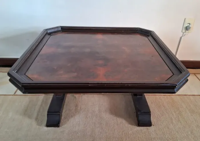 MESA DE CENTRO EM RÁDICA