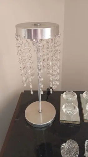 Luminária de Mesa LED Articulável / Flexível para Leitura e Estudos