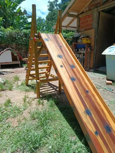 Linha master, escorrega em madeira.