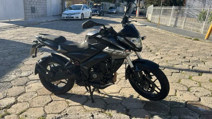 Bajaj/Dominar 200 (Moto bem nova) Abaixo da tabela