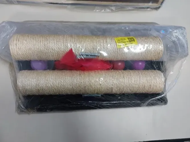 Brinquedo arranhador ''gira gira'' para gatos