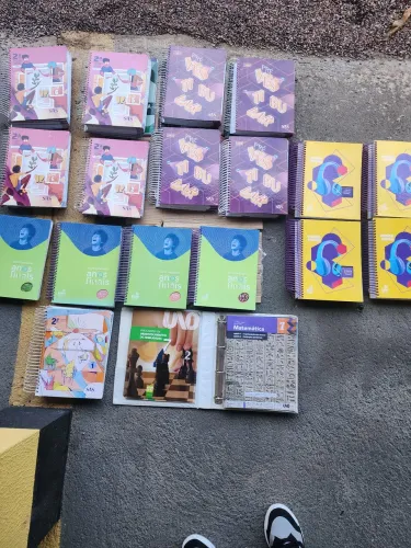 Doação Livros didáticos e pré-vestibular