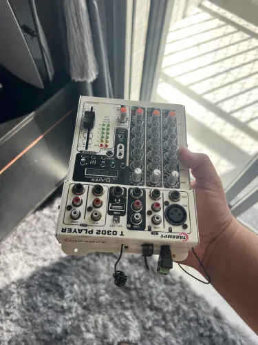 Vendo mesa de áudio