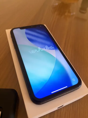 iPhone 11 Preto 128GB - Saúde da Bateria 72% - Ótimo Estado (Fisicamente Íntegro)