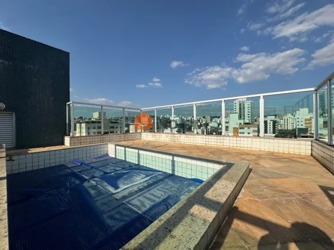 Cobertura Triplex á venda De 4 Quartos, Suíte e 4 vagas no Bairro União em Belo Horizonte
