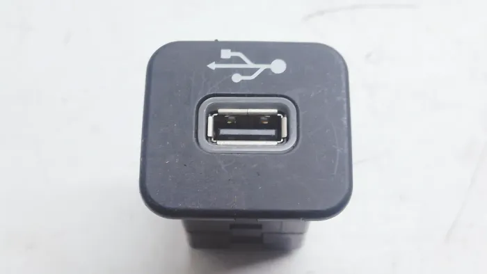 Entrada Usb Jeep Renegade 2011/ 2012 Nº *