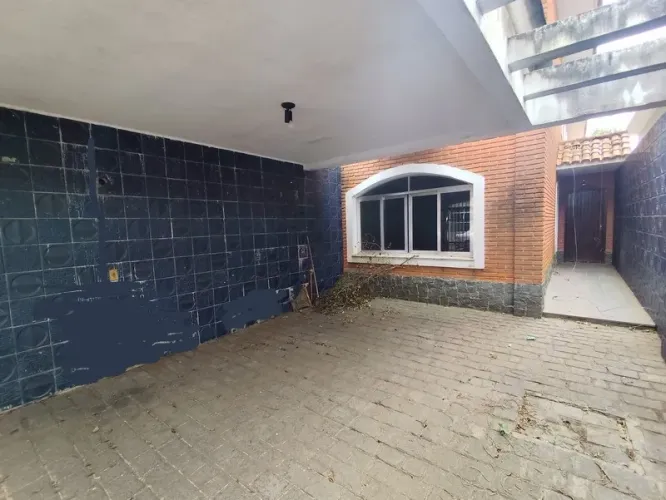 Sobrado com Sacada na Vila Inglesa, São Paulo