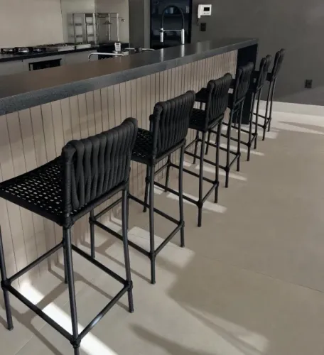 Banqueta em tricô náutico 