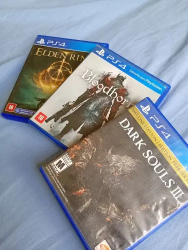 Dark Souls 3, Bloodborne e Elden Ring PS4