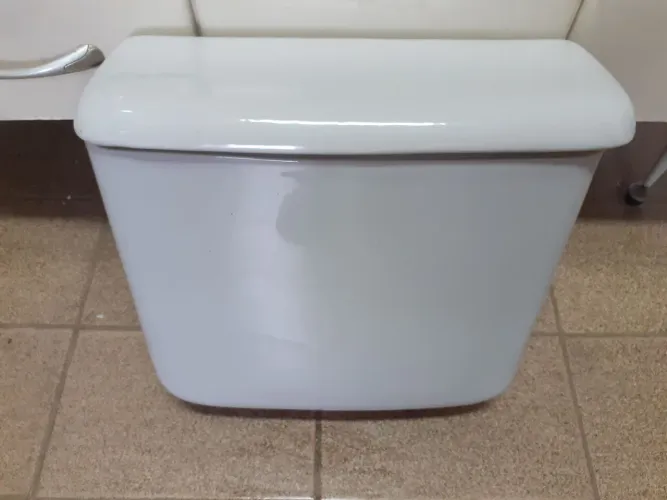 Caixa Acoplada Com Tsmpa Cor Cinza Marca Ideal Standart Para Vaso Sanitario Descarga