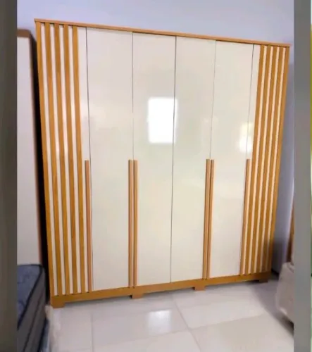 Vende-se guarda-roupa ainda na caixa, todo em MDF