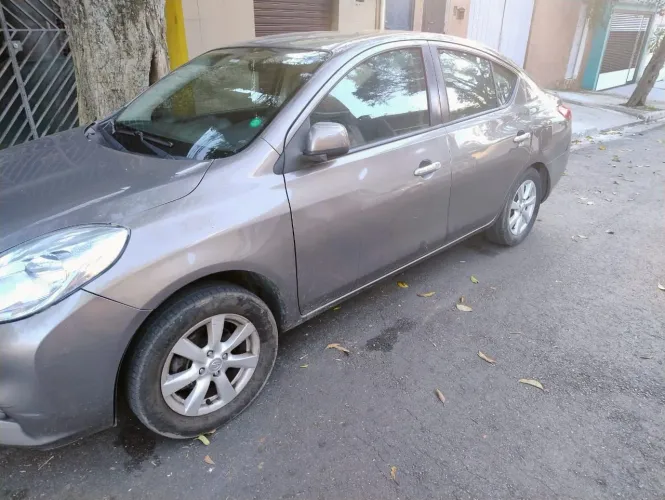 Nissan Versa SL 1.6 16V Flex Fuel 4P Mec. 2013