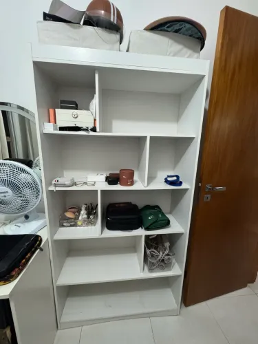 ESTANTE COLMEIA 100% MDF - Usada e em bom estado 