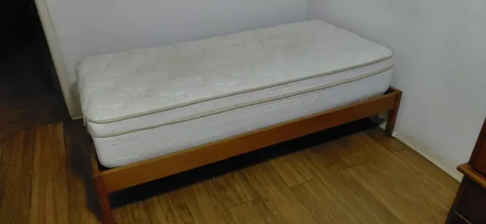 Cama de Solteiro com colchão de molas usado - Retirada
