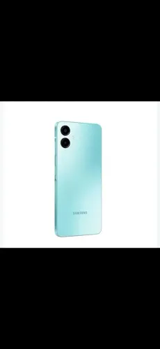 Telefone semi_novo A06 excelente aparelho designer lindo Na mesma cor da foto azul bebê ?