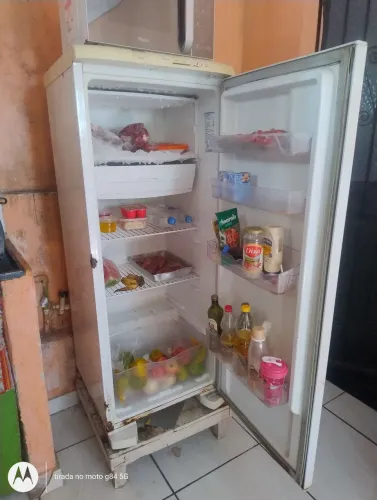 Vende se esta geladeira