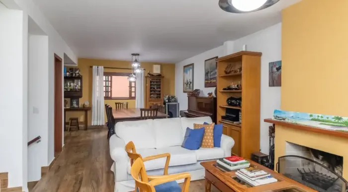 Casa no condomínio Moradas da Granja para venda com 3 quartos, sendo 1 suíte, 231m²