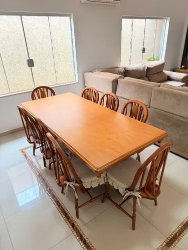 Mesa de jantar para 8 pessoas (Cerejeira maciça)