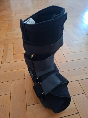 Bota imobilizadora anatômica