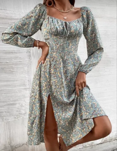 Vestido médio com mangas longas