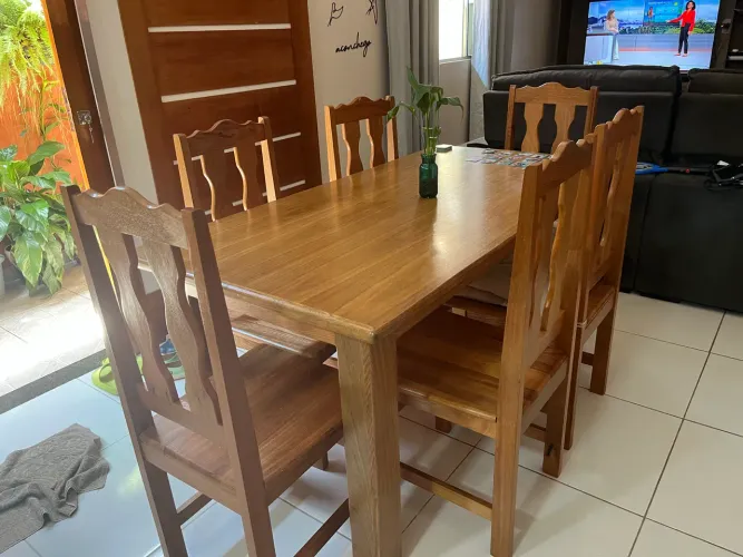 Vendo essa mesa de cerejeira 