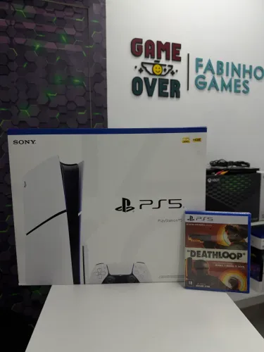 PlayStation 5 Slim 1TB - Edição com Leitor de Disco (Caixa Branca)+ 1 jogo físico