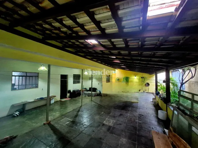 Excelente casa no Barreiro 390m2 com Habite-se (PODE FINANCIAR PELO BANCO).