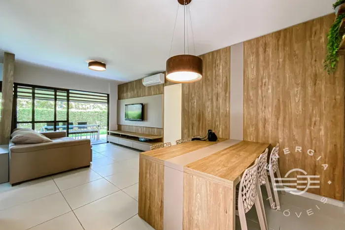 VILLÁGIO COM 3 DORMITÓRIOS (1 SUÍTE), 2 VAGAS, 139M² ÁREA PRIVATIVA À VENDA EM RIVIERA