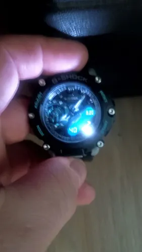 Relógio Casio G-Shock ga2200 Verde e preto.