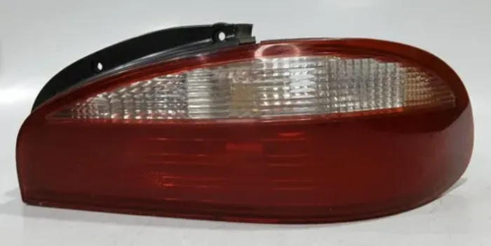 Lanterna Direita Kia Clarus 1995 1996 1997 1998 Direito/passageiro Vermelho
