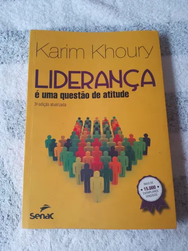 Livro para leitura Liderança é uma questão de atitude semi-novo