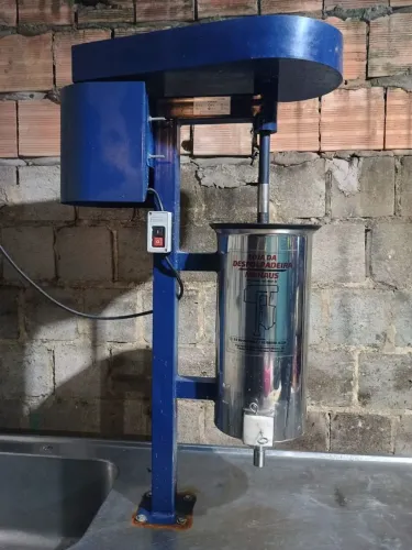 Máquina bater açaí 