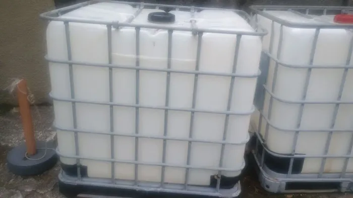 Vendo caixa IBC de 1000 litros 