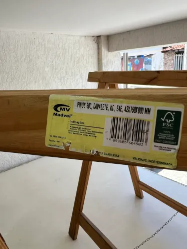 Cavalete em madeira