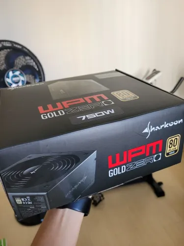 Fonte Sharkoon WPM Gold Zero 750W 80 Plus Gold (Queimada / P/ Peças ou Conserto)