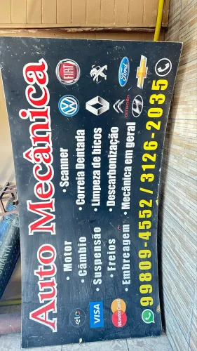 Placa Divulgação com luz e poste