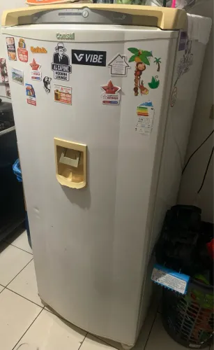 Geladeira Consul Frost Free com Dispenser de Água - Gelando Perfeitamente