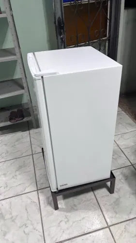 Frigobar Midea 93L Branco 
