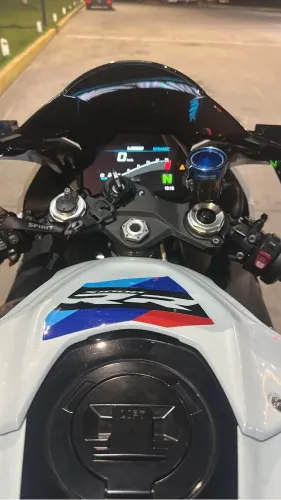 Moto feita a revisão na BMW a uma semana