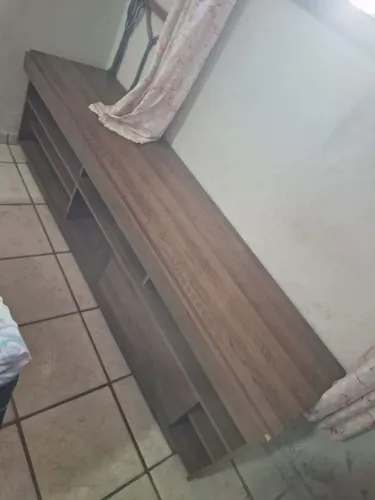 Pinheiro vende se um rack semi novo medidas 2 metros de comprimento por 50 centímetro alt