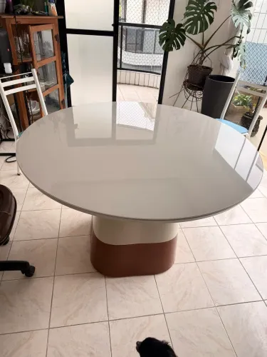 Mesa de jantar laqueada 1,2m
