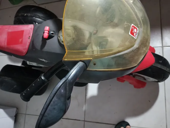 Triciclo elétrico infantil 