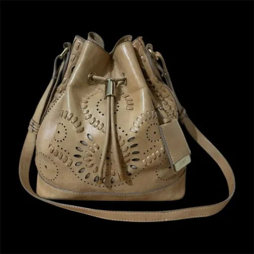 bolsa schutz ombro bege recortes a laser, estado novo