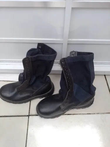 Bota militar usada!!