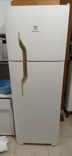 Geladeira Electrolux DC44 R$1.000,00