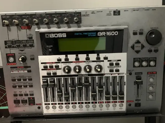 Mesa Digital Boss BR-1600CD - Usada
